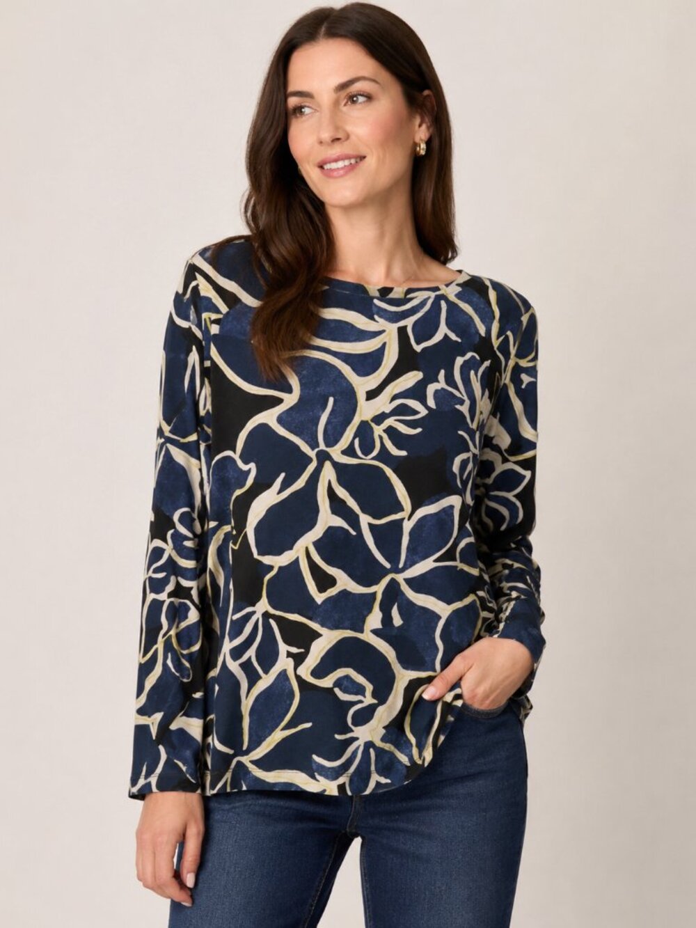 Chico’s Size 3 XL Navy Blue Black White Floral 3/4 Sleeve Stretch Top